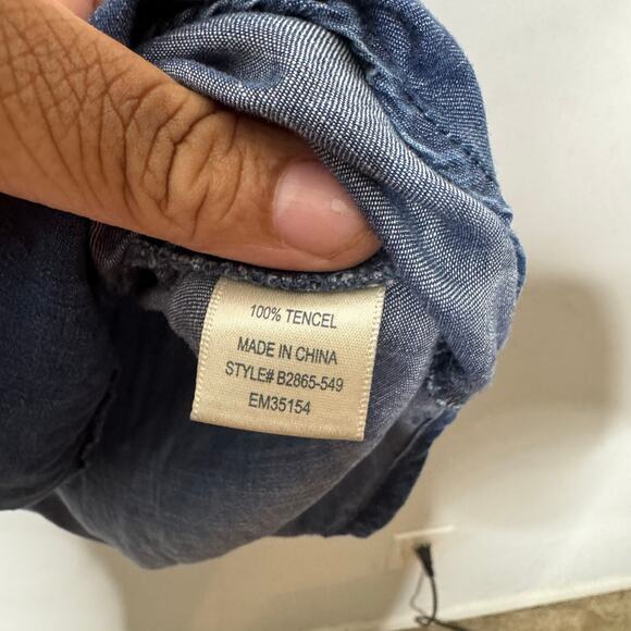 Cloth & Stone Chambray Button Down Shirt Blue Tencel Long Sleeve Large - Picture 5 of 9